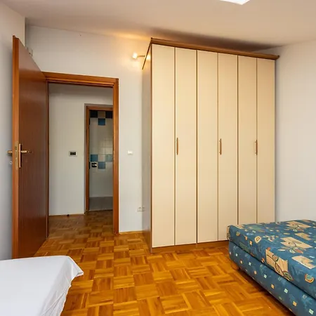 Apartment Leko