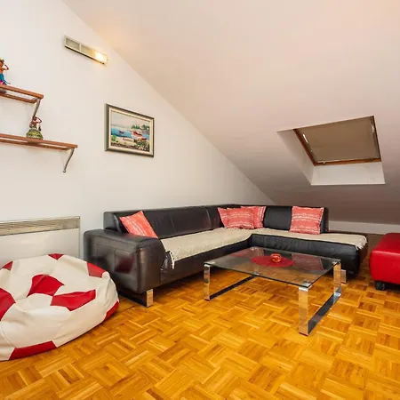 Apartment Leko